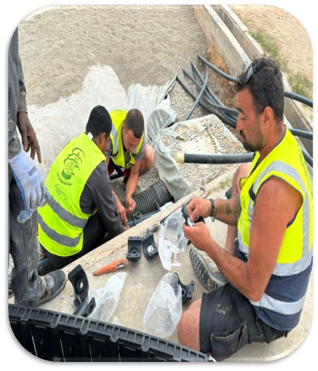 أعمال تركيب رشاشات منظومة ري الملعب